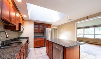 122 Belvedere Dr, Cranston, RI 02920