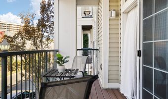 2465 ARMY NAVY Dr 1-203, Arlington, VA 22206