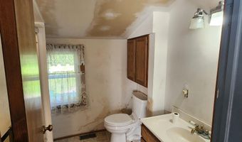 73385 Floral St, Armada, MI 48005