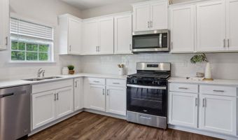 608 Country Oak Dr, Weaverville, NC 28804