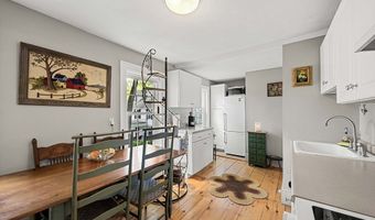 376 Main St 4, Amesbury, MA 01913