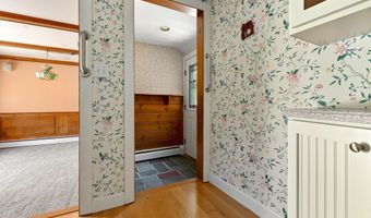 10 Standley St, Beverly, MA 01915
