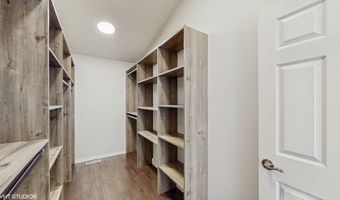 8 GEORGETOWN Ct, Algonquin, IL 60102