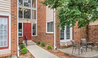 1308 Holgate Dr G5, Ballwin, MO 63021