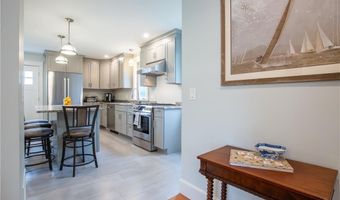 5 Gillies Ct, Newport, RI 02840