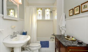 160 Ave C, Apalachicola, FL 32320