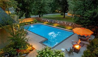 12 Half Mile Rd, Barrington, RI 02806