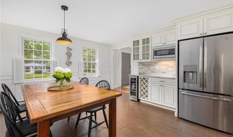 70 Jefferson Dr, East Greenwich, RI 02818