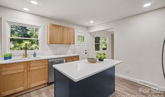 5324 Cheval Pl, Charlotte, NC 28205