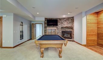 907 Sandalwood Dr, Altoona, WI 54720