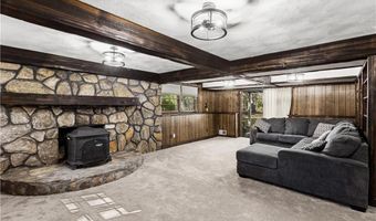 886 Weaver Hill Rd, Coventry, RI 02816
