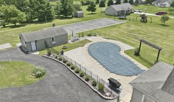 1305 S Kankamp Rd, Angola, IN 46703