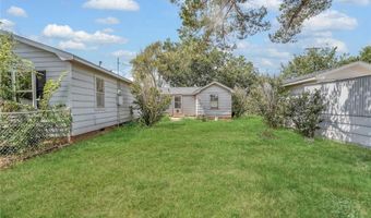 1217 E Cherry St, Altus, OK 73521