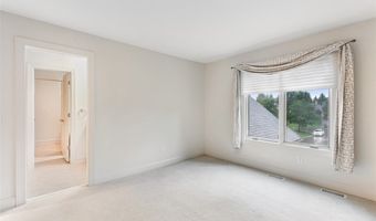 210 Chisholm Ct, Aurora, OH 44202