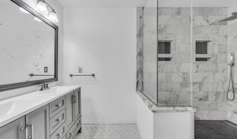 19 CENTER St, Barnegat, NJ 08005