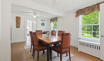 50 Brookdale Ave, Cranston, RI 02921