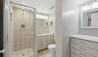 639 N Kaspar Ave, Arlington Heights, IL 60004