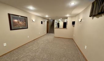 814 S Park St, Aberdeen, SD 57401