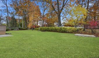 20 Dojean Ct, Bergenfield, NJ 07621