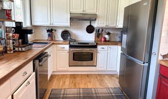 35134 Helligso Ln, Astoria, OR 97103