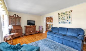 21 Hamilton St, Amityville, NY 11701