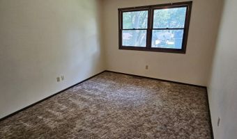 443 Rohr St, Arnolds Park, IA 51331