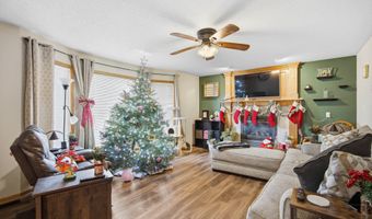 208 13th St SW, Altoona, IA 50009