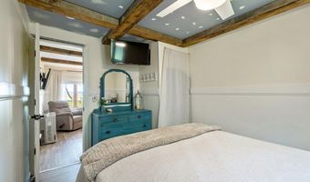 81 Mud Pt S, Alburgh, VT 05440