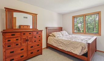 32335 Wildwood Dr, Adel, IA 50003