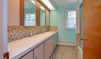 1105 S TIMMERS Ln, Appleton, WI 54914