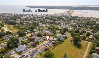 24 Perry Ave, Middletown, RI 02842