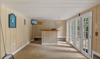 379 Shallowford Dr, Boiling Springs, SC 29316