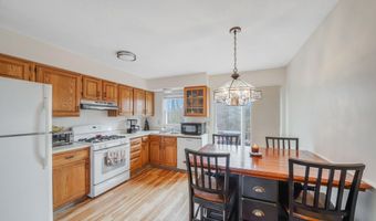 190 Merrick Rd 35, Amityville, NY 11701