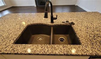 5107 SW Kemptown Pl, Bentonville, AR 72713