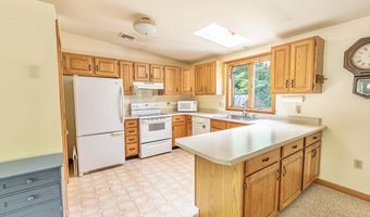 48 Elm St, Berkley, MA 02779