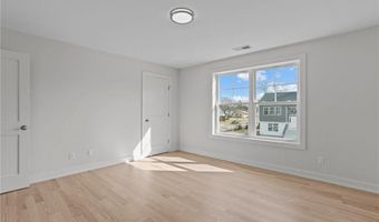 50 Red Maple Ln, Warwick, RI 02886