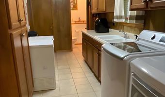 305 1st Pl SW, Arab, AL 35016
