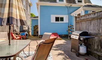 36 Dixon St, Newport, RI 02840