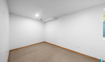 313 S 6th Ave, Brandon, SD 57005