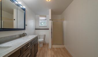 1057 4th St SE, Bandon, OR 97411
