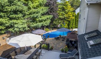 6 Surle Ct, Bayville, NJ 08721