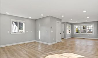 88 Burton St, Bristol, RI 02809