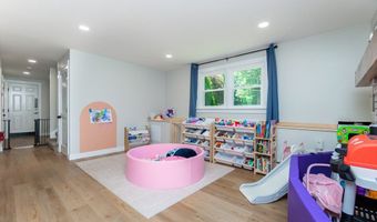 26 Sharon Pkwy, North Smithfield, RI 02896