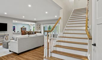 271 Red Gate Ln, Acton, ME 04001