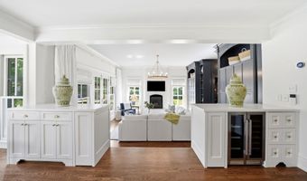 11005 Park Rd, Anchorage, KY 40223