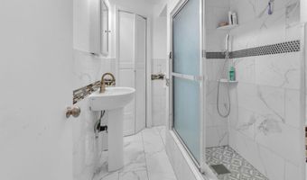 9 E 15TH St, Bayonne, NJ 07002