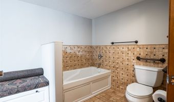 4175 NE 64th St, Altoona, IA 50009