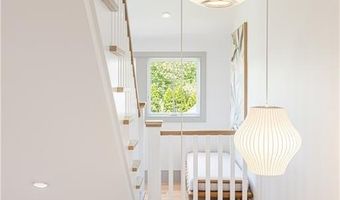 157 Ellery Ave, Middletown, RI 02842