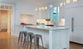 01 Highland Woods Dr, East Greenwich, RI 02818
