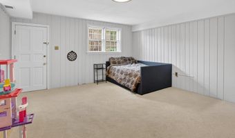 5973 SEARL Ter, Bethesda, MD 20816